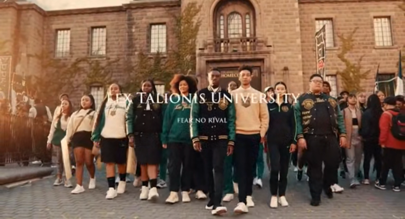 Load video: Certified Bellwether Premium Hood Casual